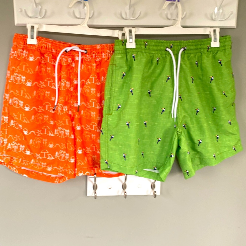 Bundle of 2 Men’s swim trunks size med.. $8.00 for the pair.